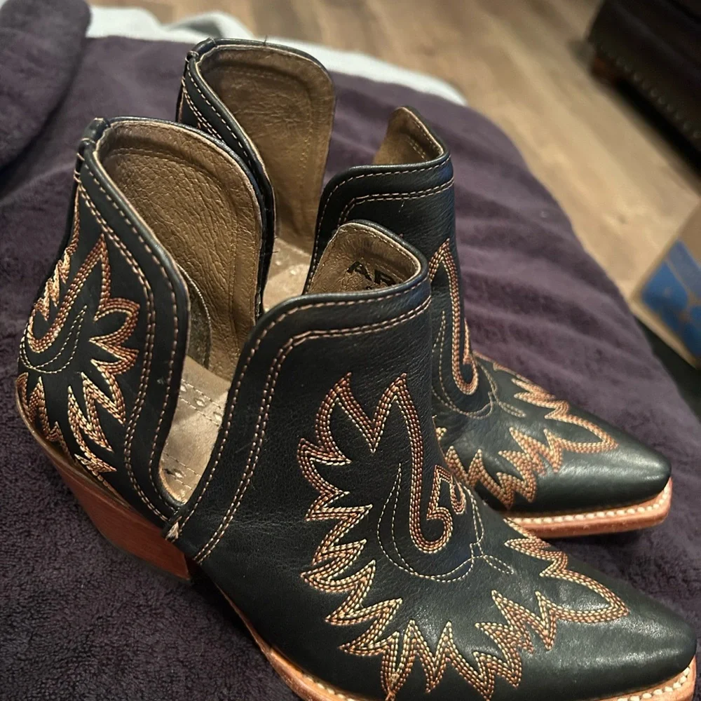 Black Western Leather Boots - Picture 2 of 4